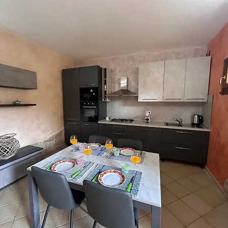 Dolfa House Apartament *